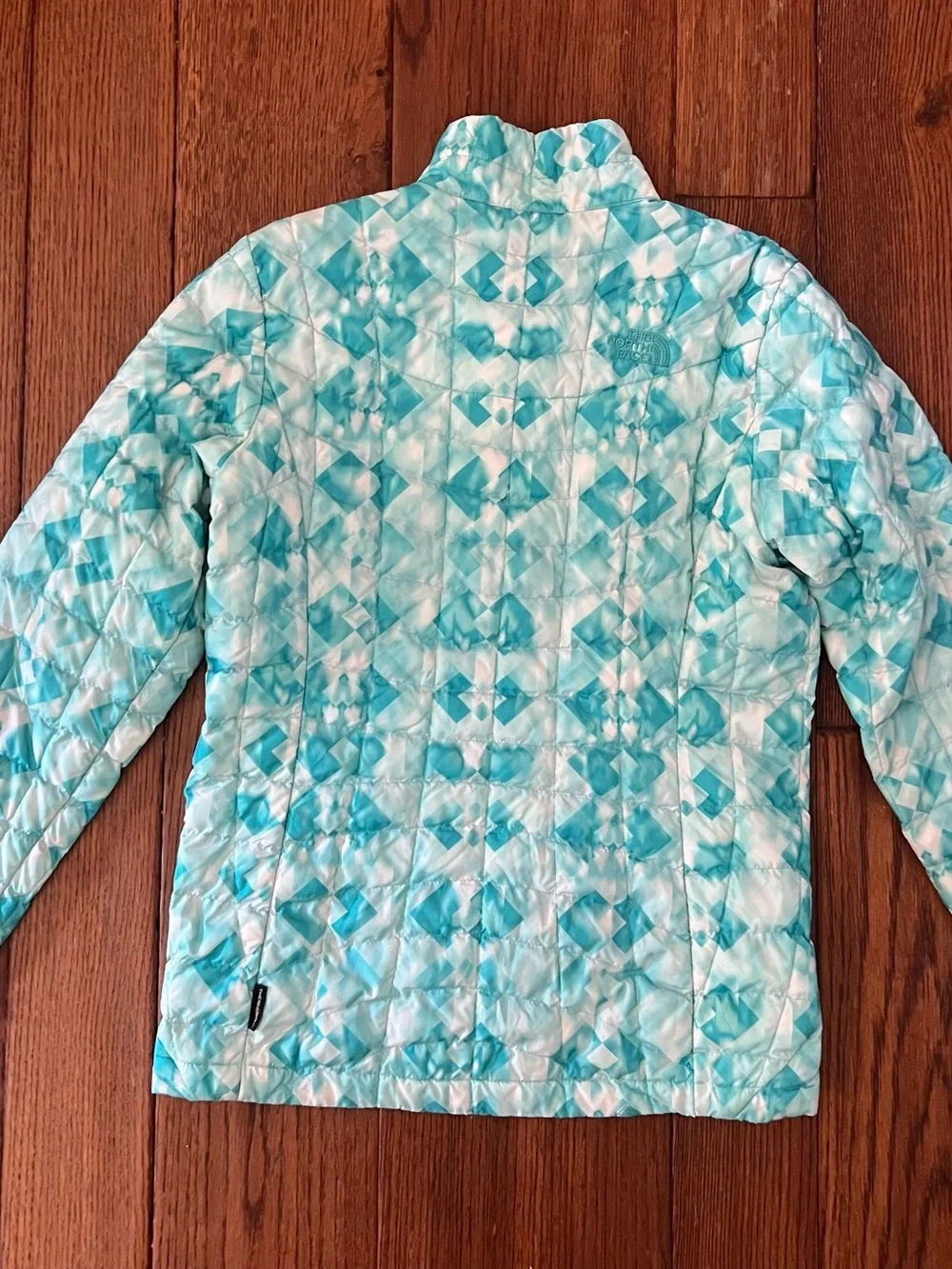 The North Face Girls' Large Aqua Geo-Print Thermoball Jacket